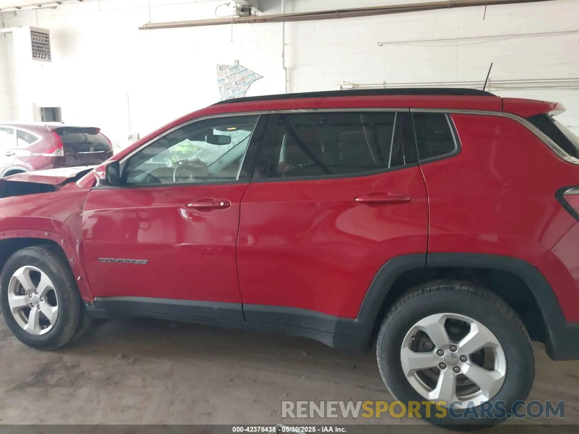 14 Photograph of a damaged car 3C4NJDBB1KT602548 JEEP COMPASS 2019