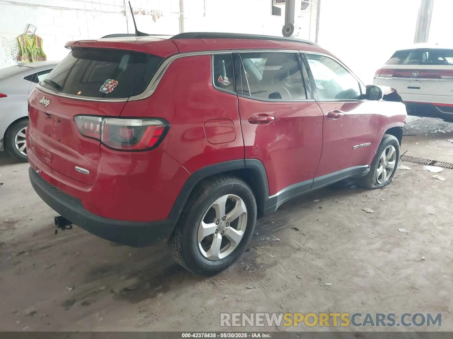 4 Photograph of a damaged car 3C4NJDBB1KT602548 JEEP COMPASS 2019