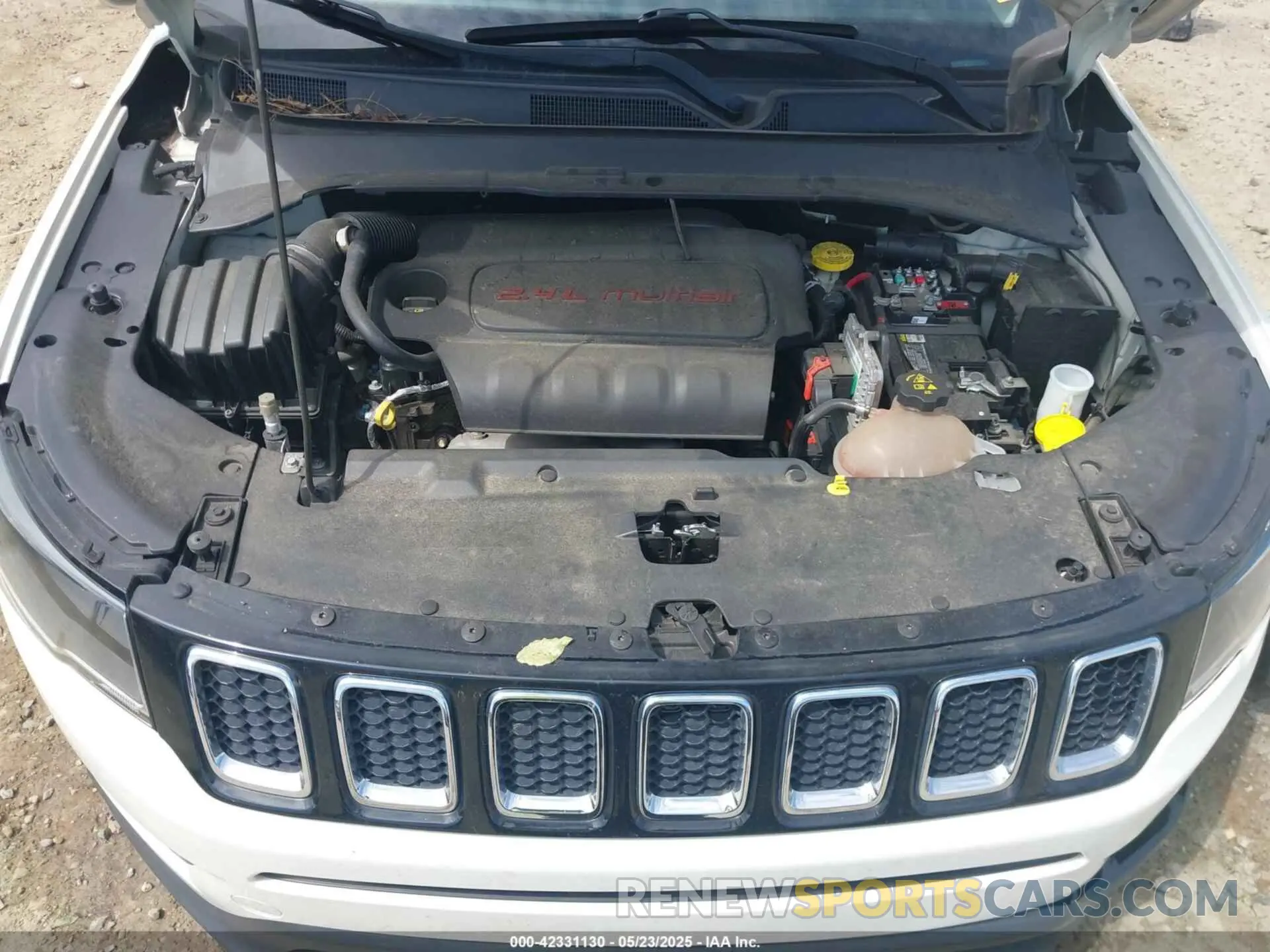 10 Photograph of a damaged car 3C4NJDBB1KT639082 JEEP COMPASS 2019