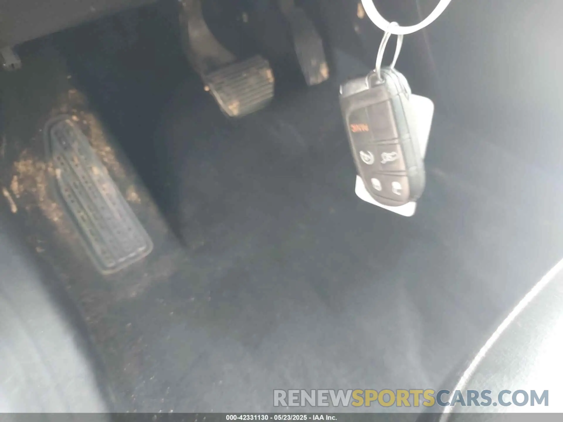 11 Photograph of a damaged car 3C4NJDBB1KT639082 JEEP COMPASS 2019