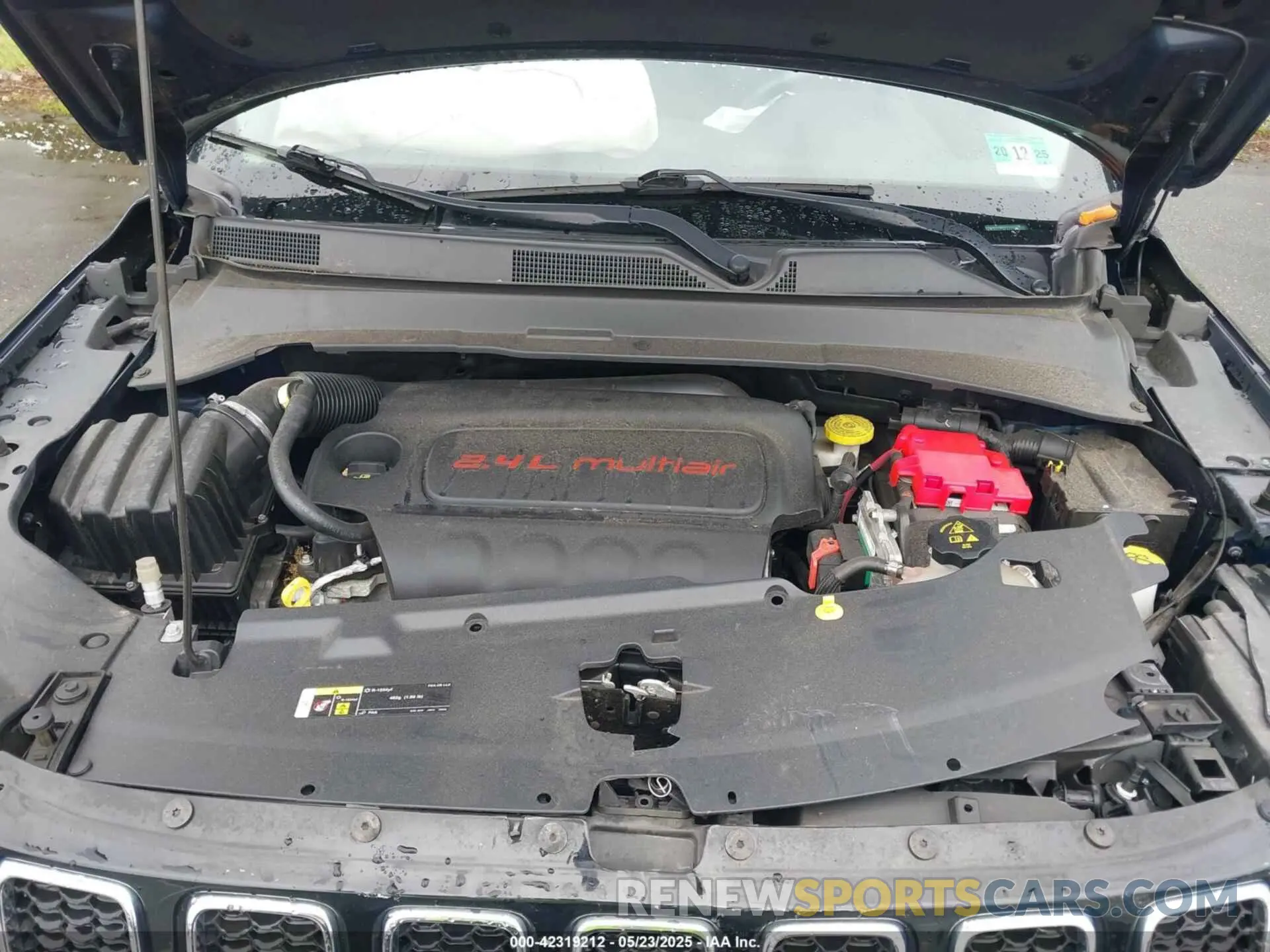 10 Photograph of a damaged car 3C4NJDBB1KT648171 JEEP COMPASS 2019