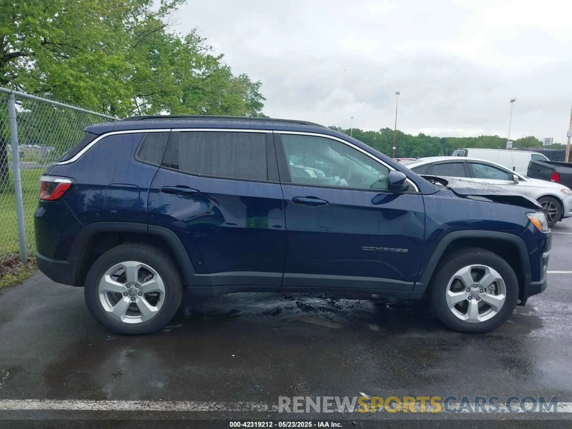 13 Photograph of a damaged car 3C4NJDBB1KT648171 JEEP COMPASS 2019