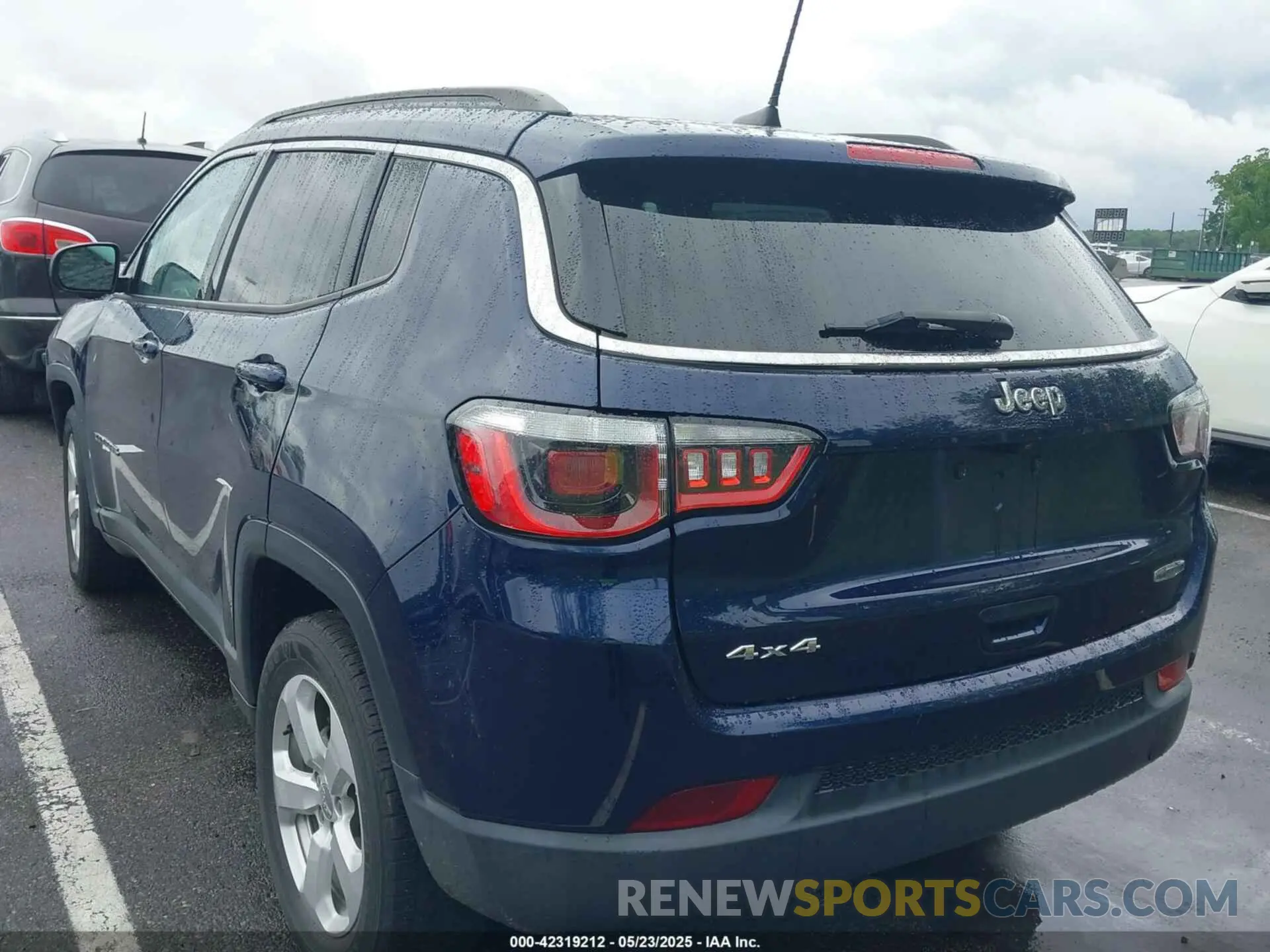 3 Photograph of a damaged car 3C4NJDBB1KT648171 JEEP COMPASS 2019