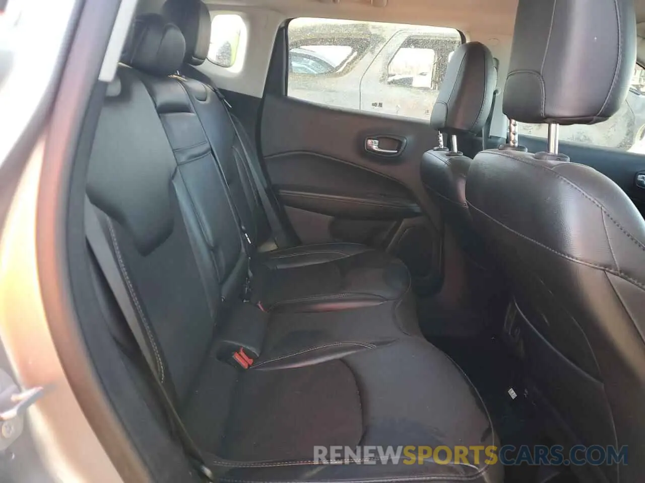 12 Photograph of a damaged car 3C4NJDBB1KT675127 JEEP COMPASS 2019