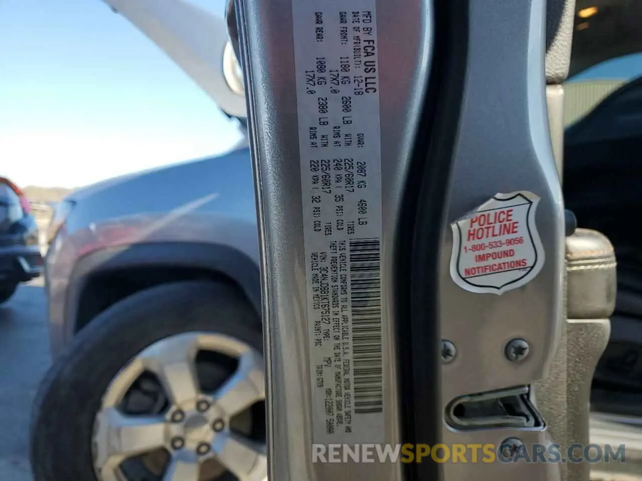 15 Photograph of a damaged car 3C4NJDBB1KT675127 JEEP COMPASS 2019