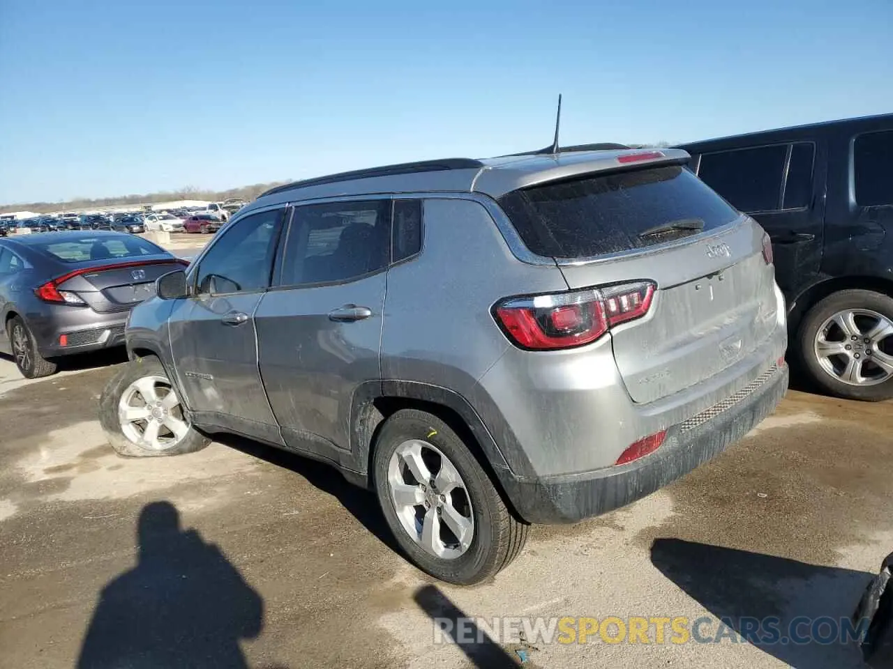 2 Photograph of a damaged car 3C4NJDBB1KT675127 JEEP COMPASS 2019