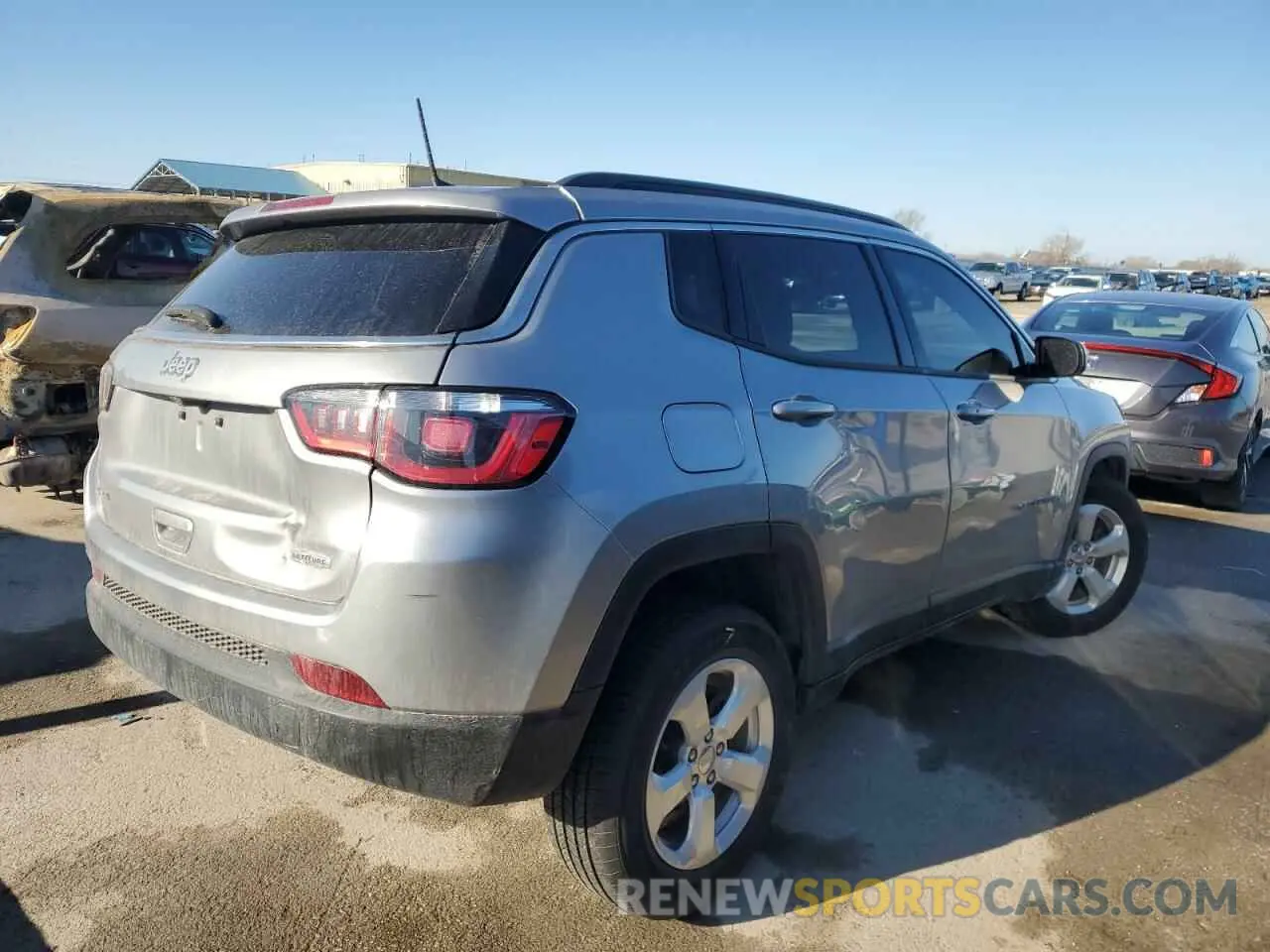 3 Photograph of a damaged car 3C4NJDBB1KT675127 JEEP COMPASS 2019