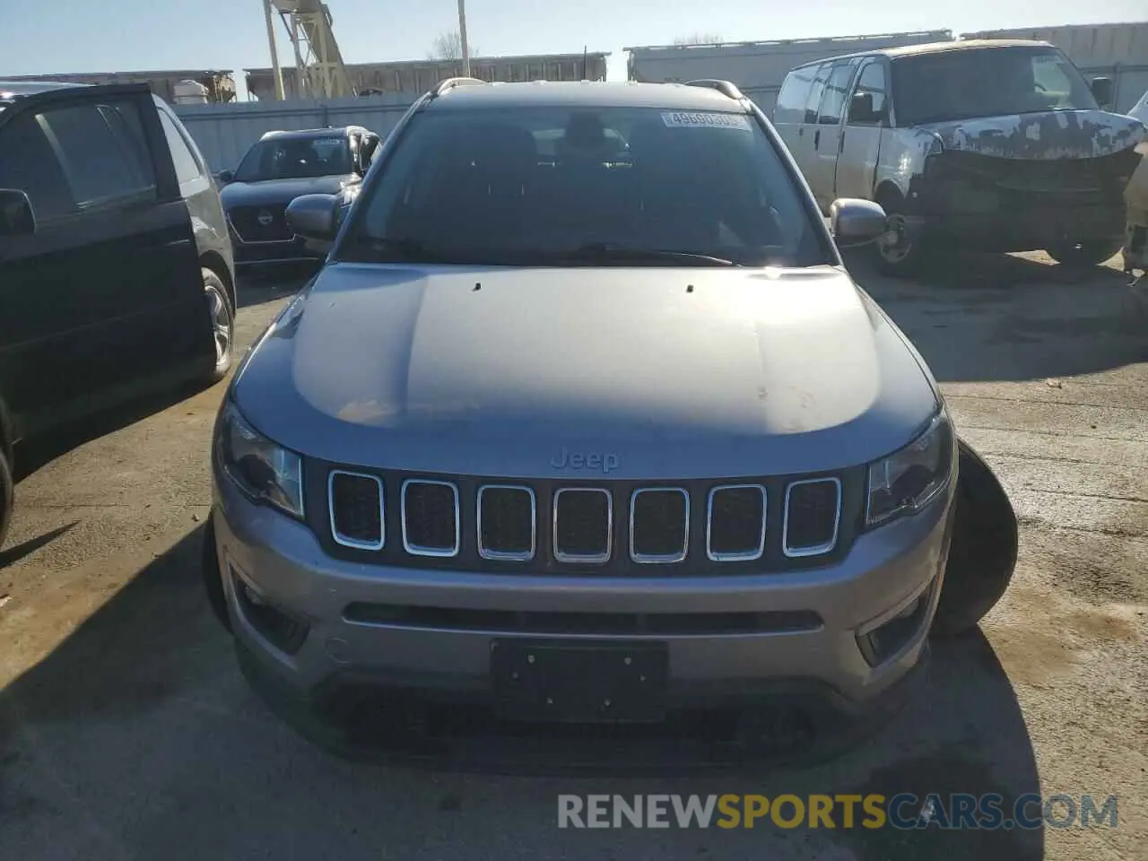 5 Photograph of a damaged car 3C4NJDBB1KT675127 JEEP COMPASS 2019