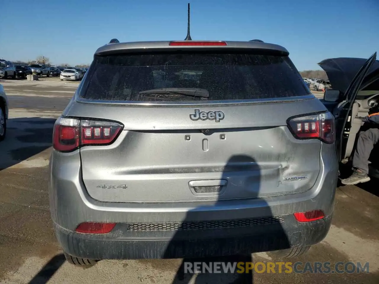 6 Photograph of a damaged car 3C4NJDBB1KT675127 JEEP COMPASS 2019