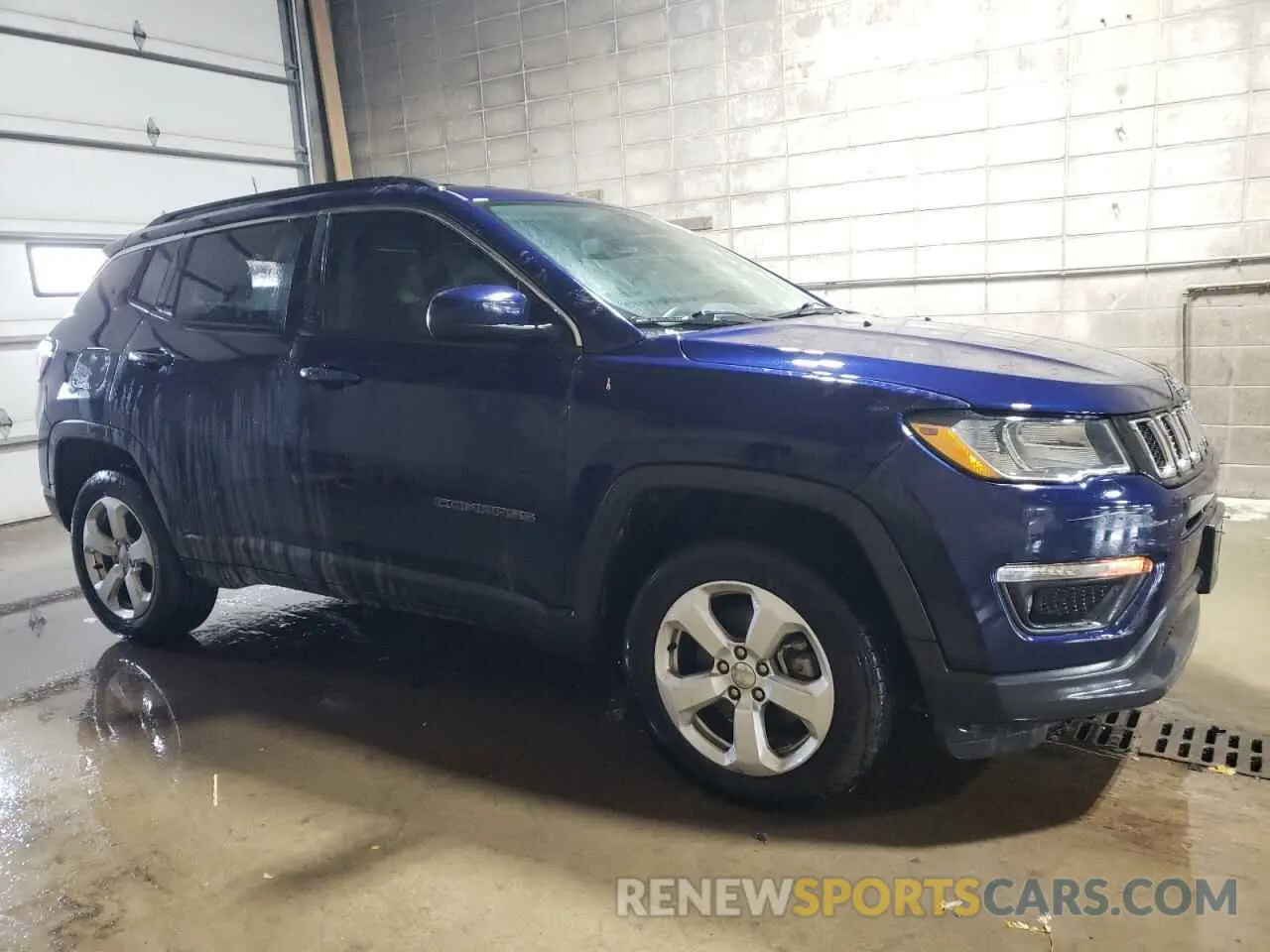 4 Photograph of a damaged car 3C4NJDBB1KT690324 JEEP COMPASS 2019
