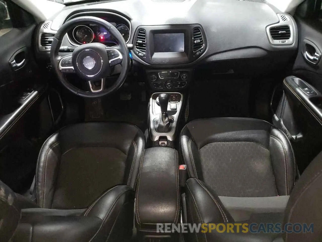 8 Photograph of a damaged car 3C4NJDBB1KT690324 JEEP COMPASS 2019