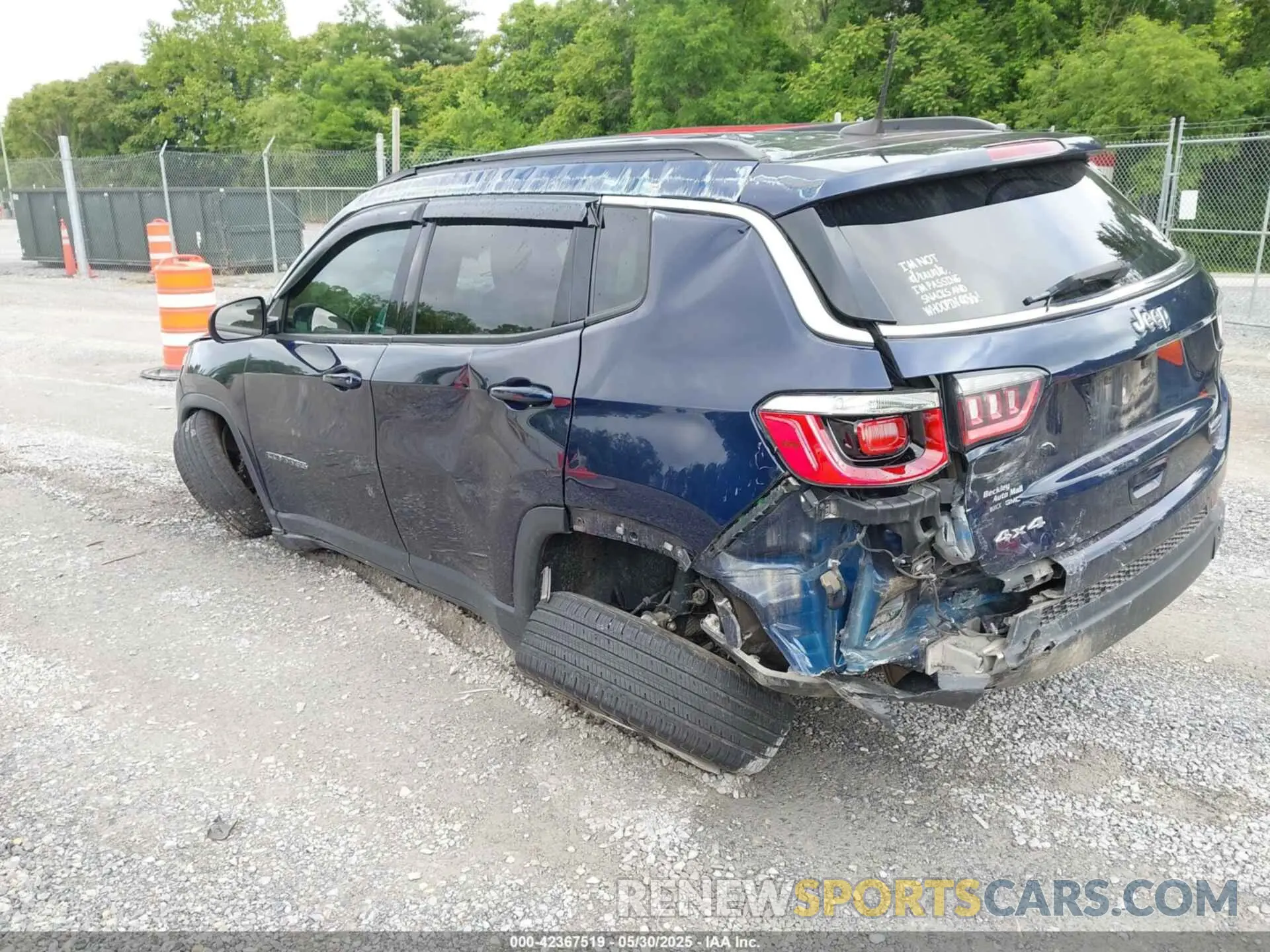 3 Photograph of a damaged car 3C4NJDBB1KT748738 JEEP COMPASS 2019