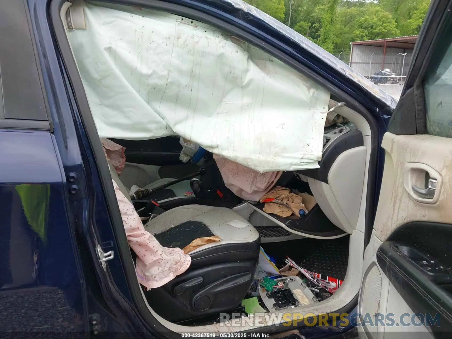 5 Photograph of a damaged car 3C4NJDBB1KT748738 JEEP COMPASS 2019