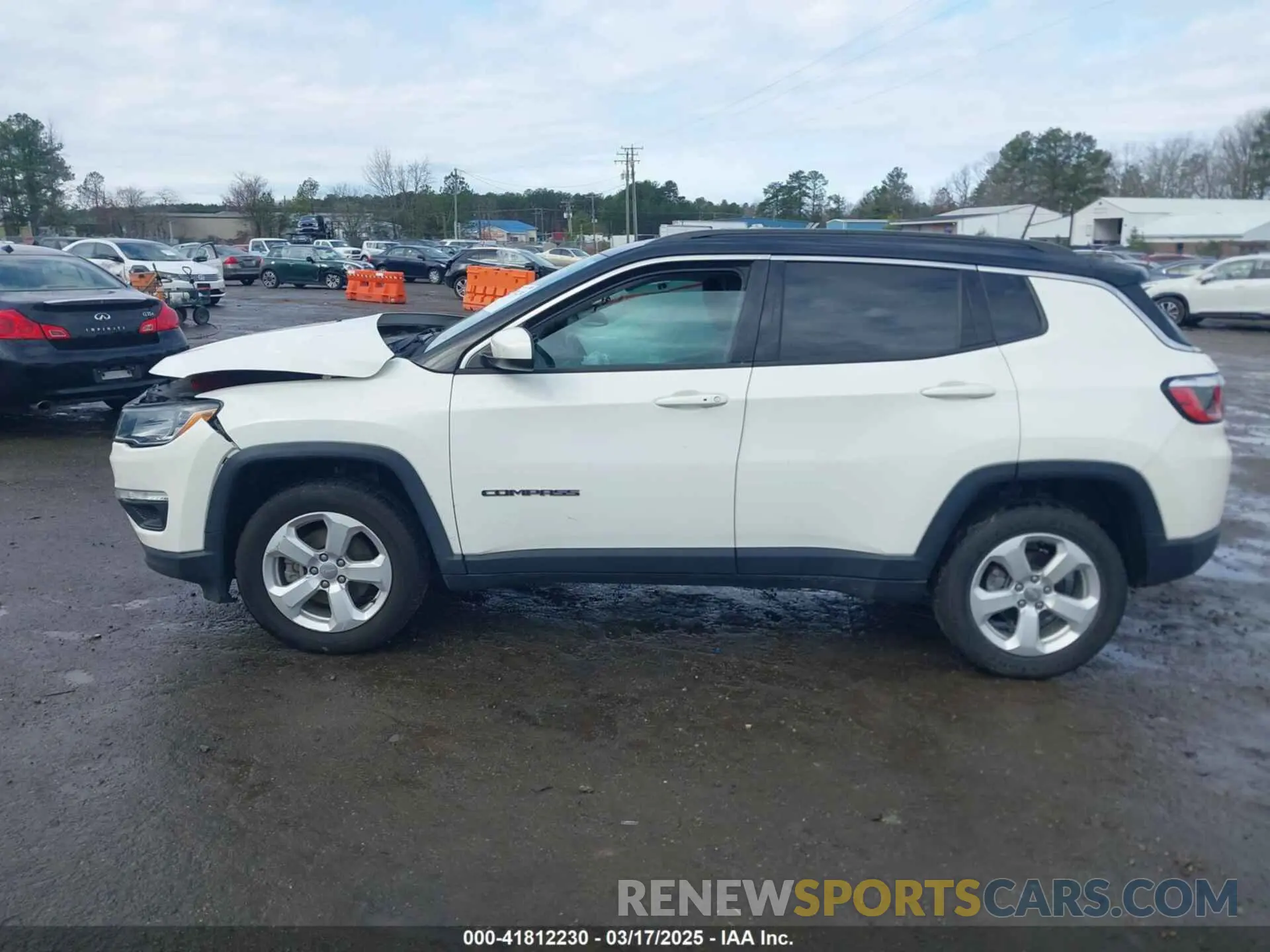 13 Photograph of a damaged car 3C4NJDBB1KT761196 JEEP COMPASS 2019