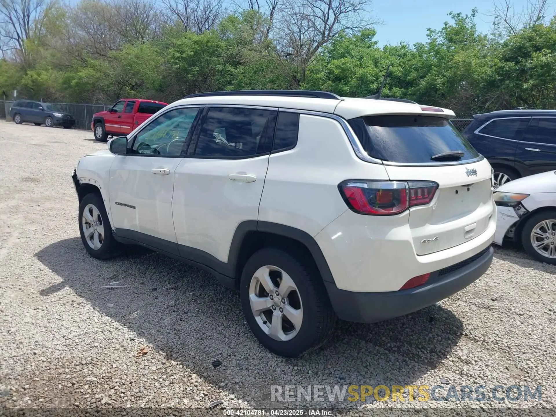 3 Photograph of a damaged car 3C4NJDBB1KT792223 JEEP COMPASS 2019