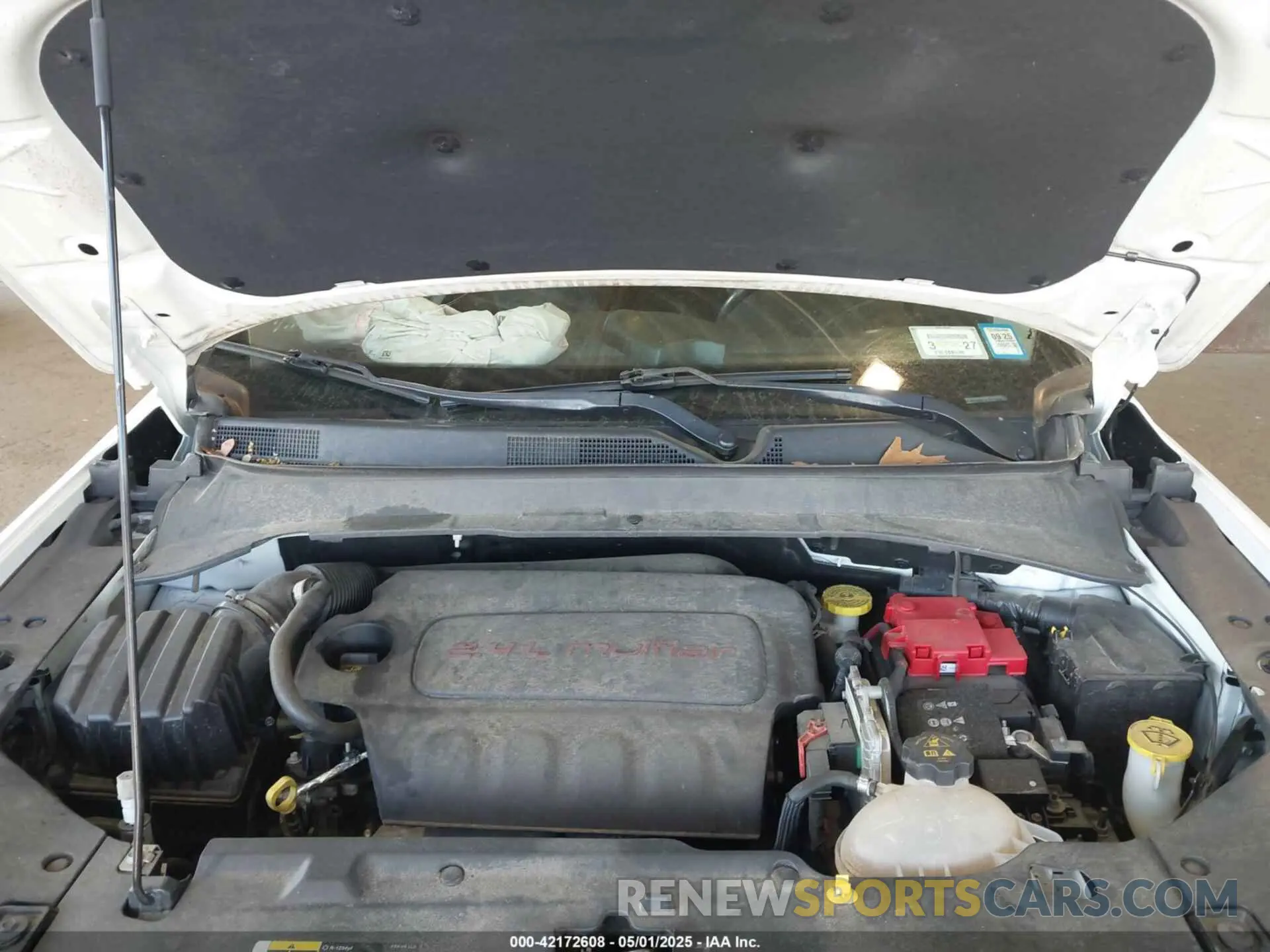 10 Photograph of a damaged car 3C4NJDBB1KT813958 JEEP COMPASS 2019
