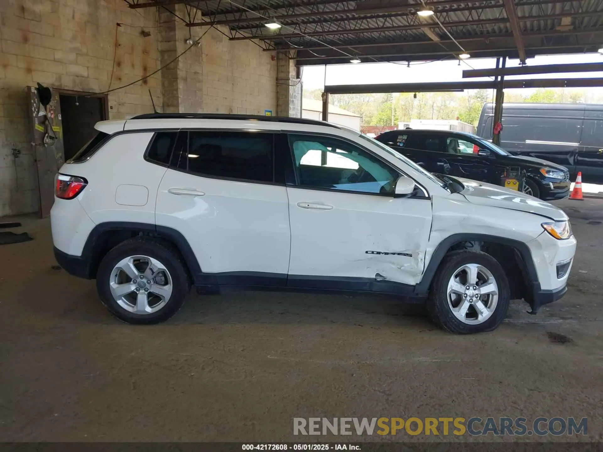 13 Photograph of a damaged car 3C4NJDBB1KT813958 JEEP COMPASS 2019