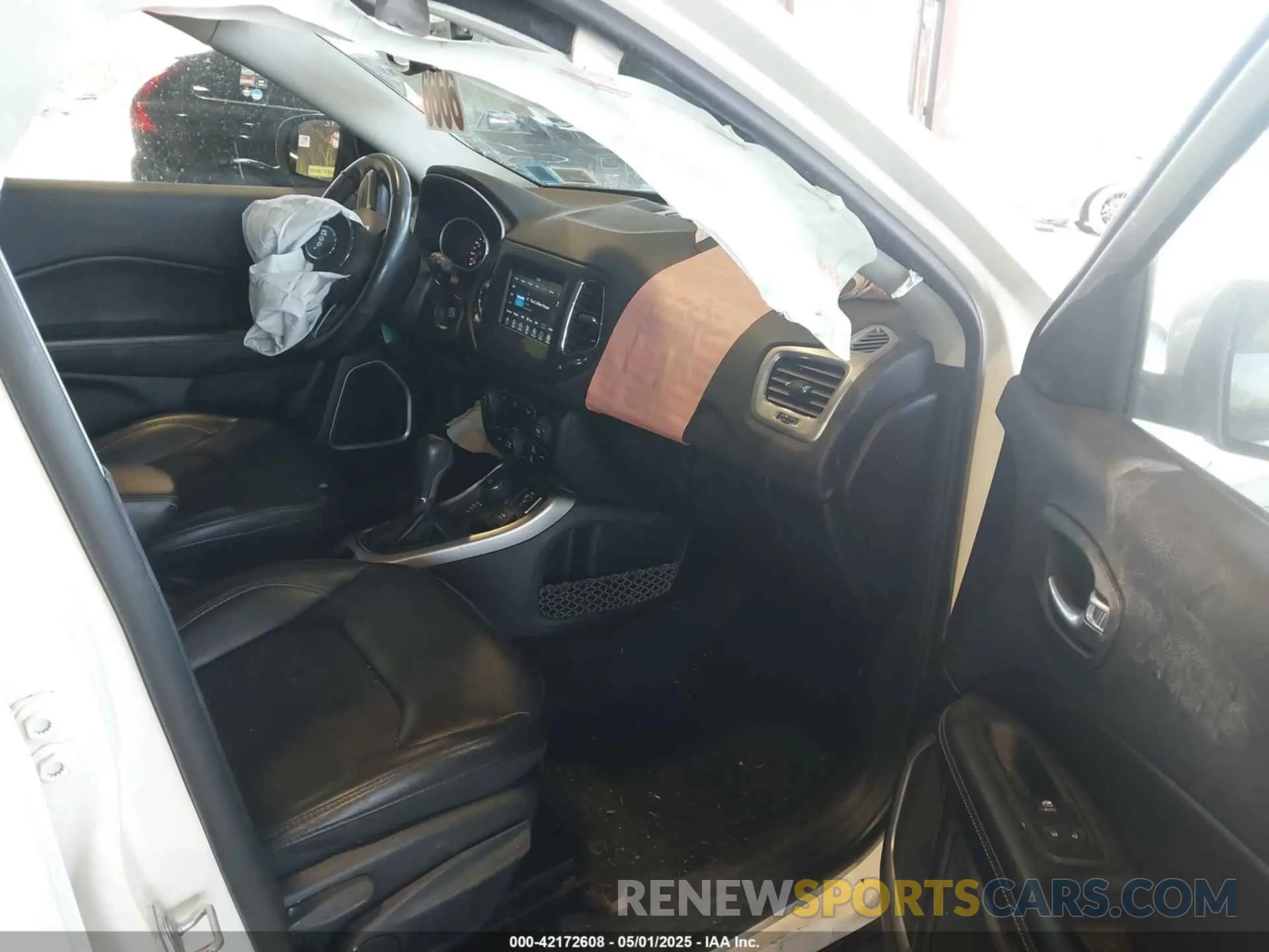 5 Photograph of a damaged car 3C4NJDBB1KT813958 JEEP COMPASS 2019