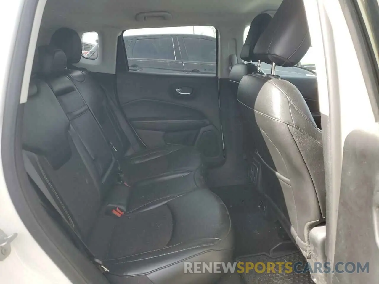 11 Photograph of a damaged car 3C4NJDBB1KT850900 JEEP COMPASS 2019