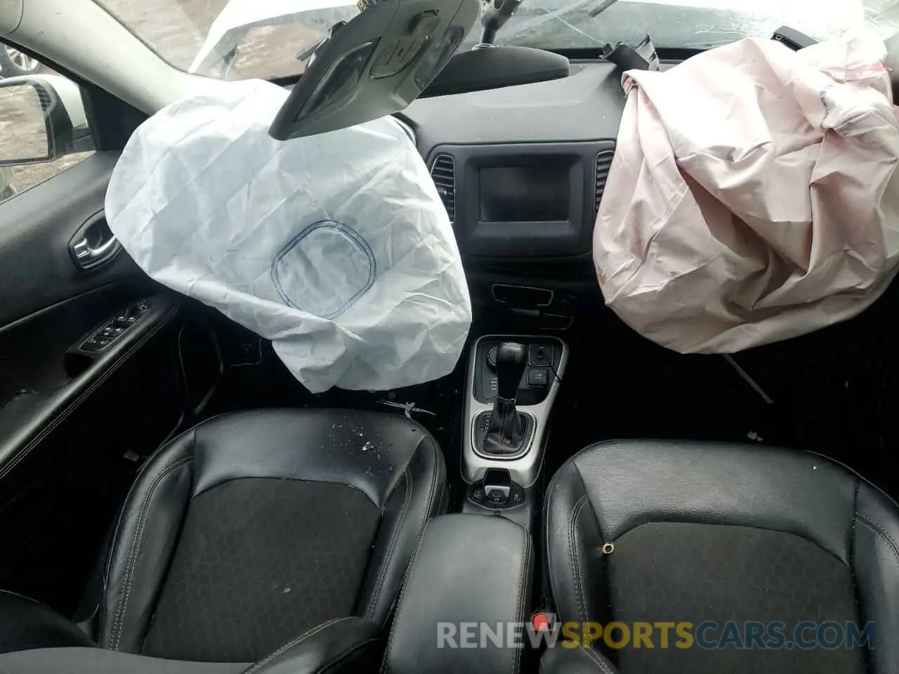 8 Photograph of a damaged car 3C4NJDBB2KT600968 JEEP COMPASS 2019