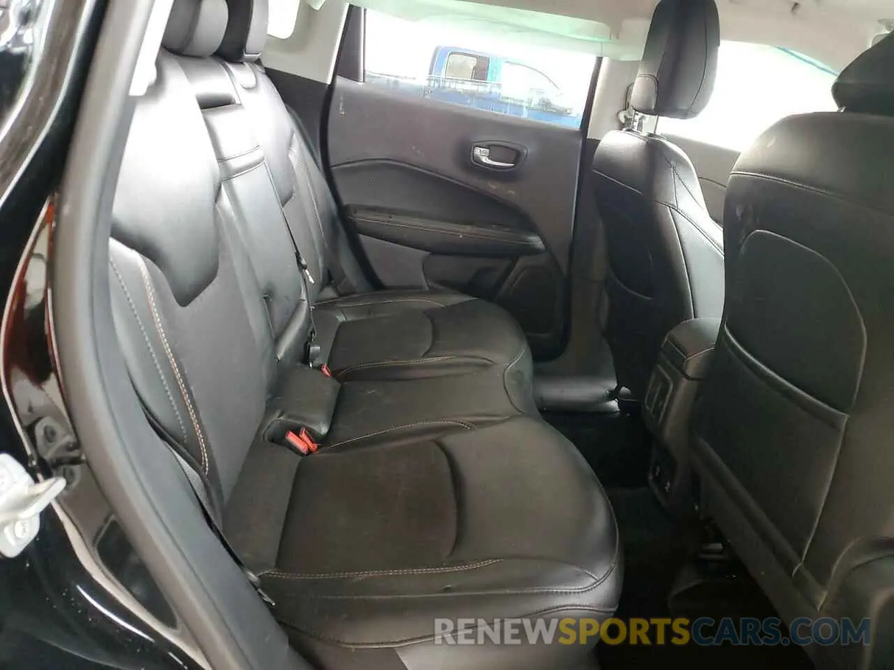 10 Photograph of a damaged car 3C4NJDBB2KT646123 JEEP COMPASS 2019