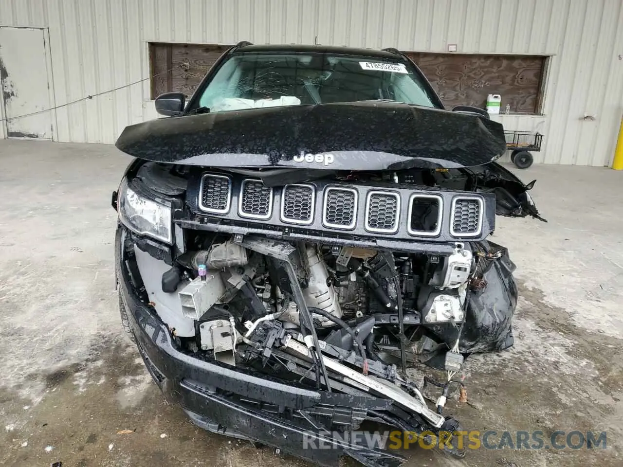 5 Photograph of a damaged car 3C4NJDBB2KT646123 JEEP COMPASS 2019