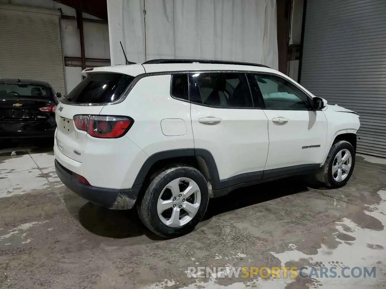 3 Photograph of a damaged car 3C4NJDBB2KT674794 JEEP COMPASS 2019