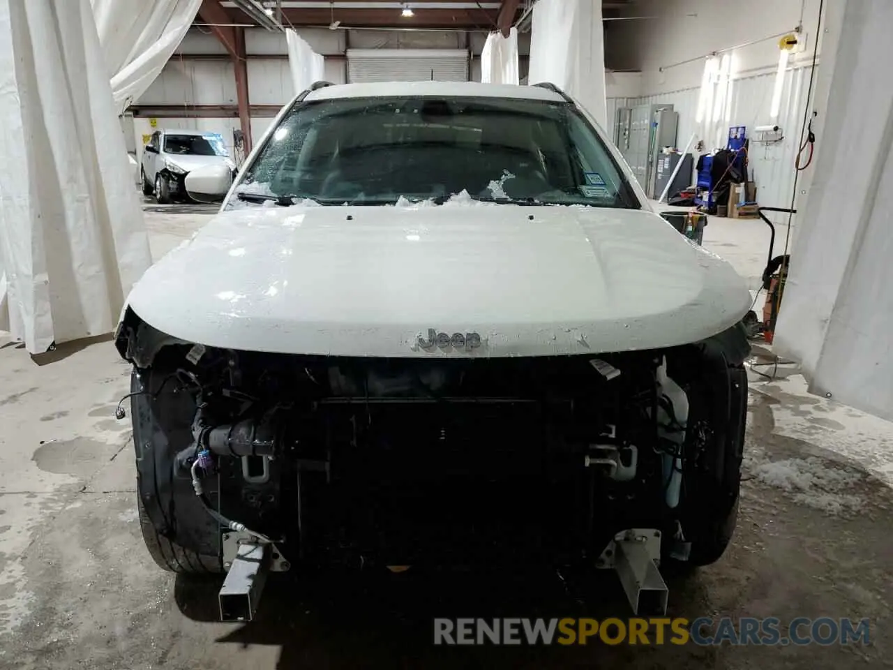 5 Photograph of a damaged car 3C4NJDBB2KT674794 JEEP COMPASS 2019