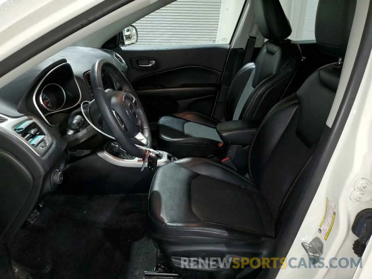 7 Photograph of a damaged car 3C4NJDBB2KT674794 JEEP COMPASS 2019