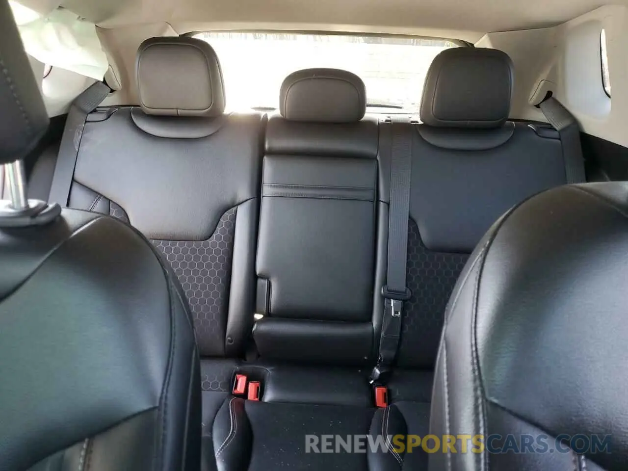 10 Photograph of a damaged car 3C4NJDBB2KT697055 JEEP COMPASS 2019