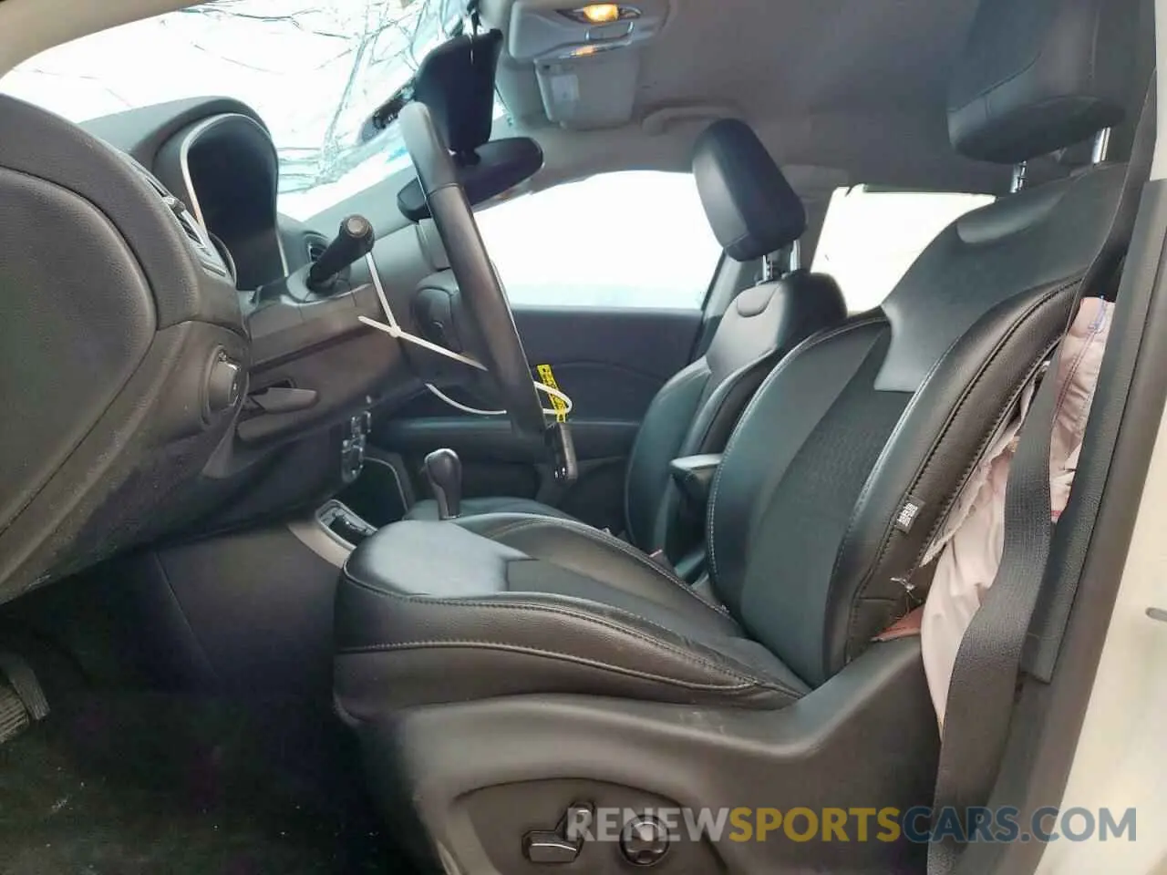 7 Photograph of a damaged car 3C4NJDBB2KT703341 JEEP COMPASS 2019