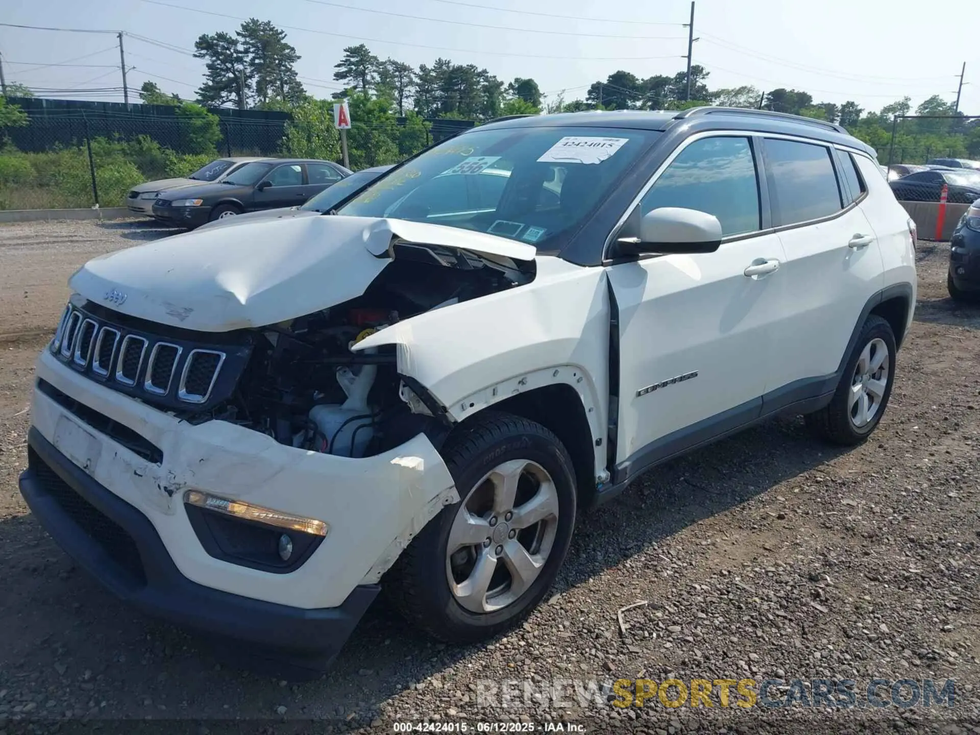 2 Photograph of a damaged car 3C4NJDBB2KT792196 JEEP COMPASS 2019