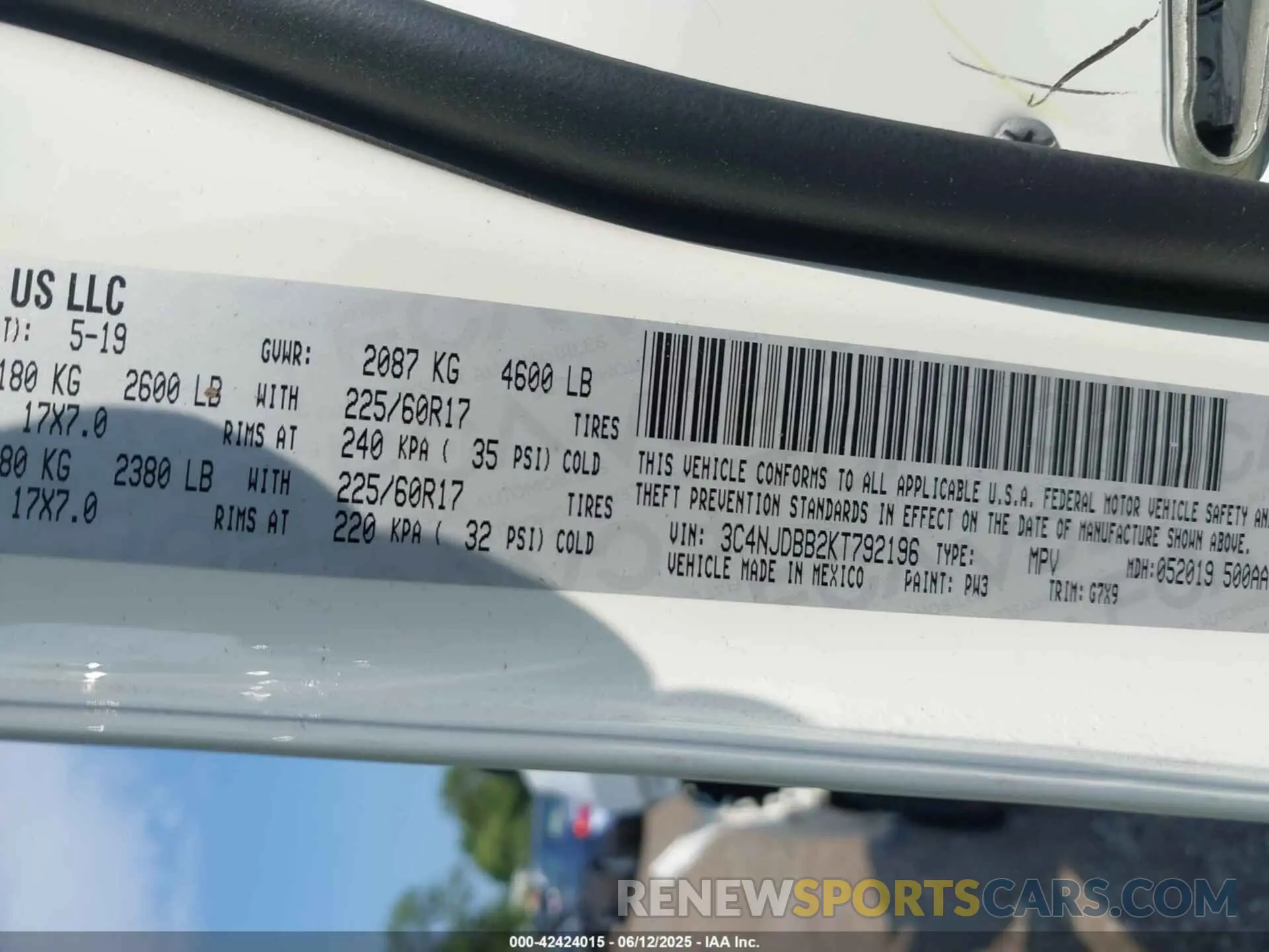 9 Photograph of a damaged car 3C4NJDBB2KT792196 JEEP COMPASS 2019