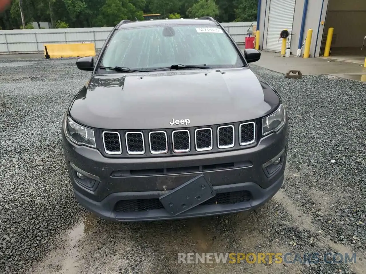 5 Photograph of a damaged car 3C4NJDBB3KT593710 JEEP COMPASS 2019