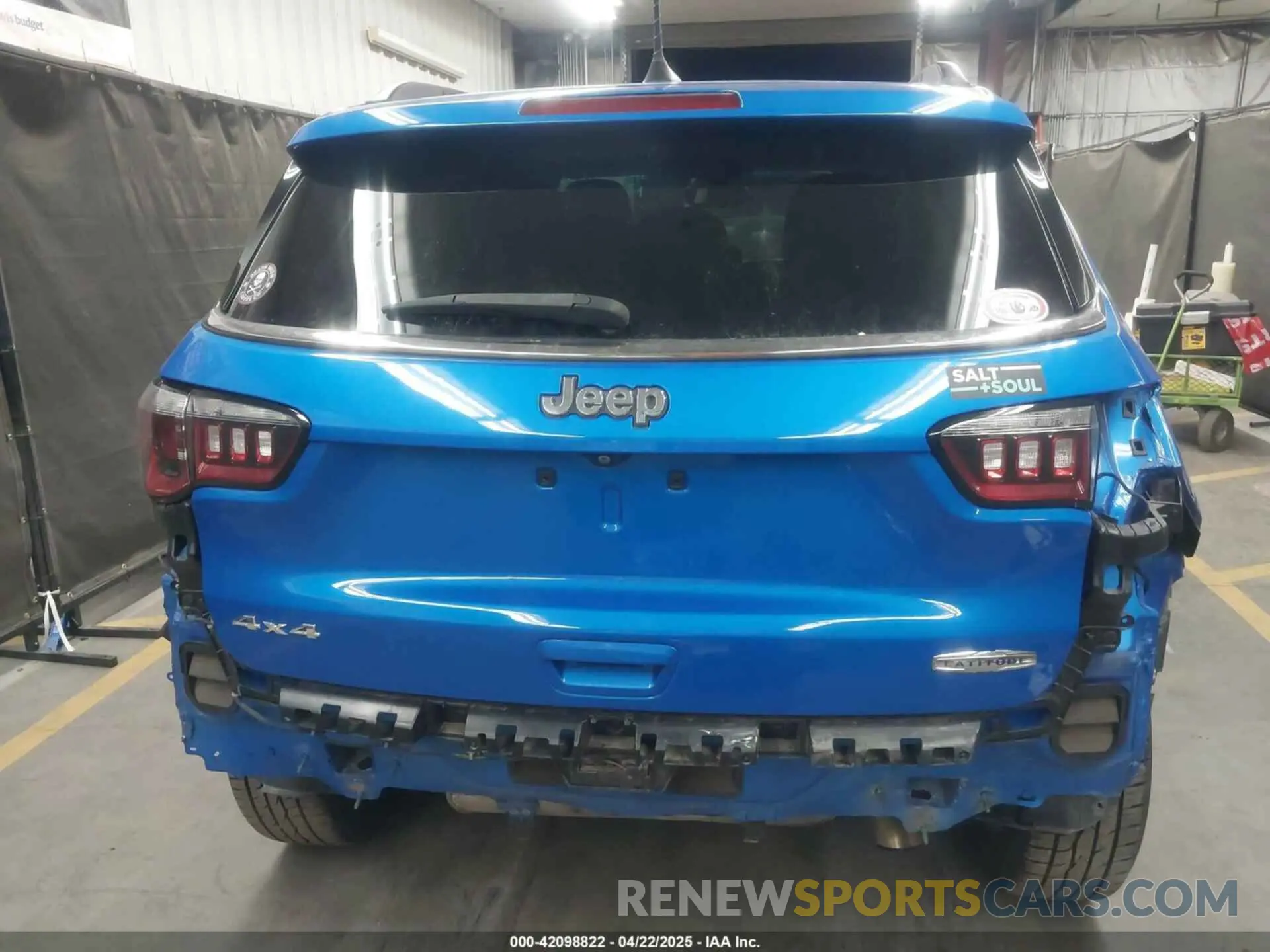 17 Photograph of a damaged car 3C4NJDBB3KT595277 JEEP COMPASS 2019