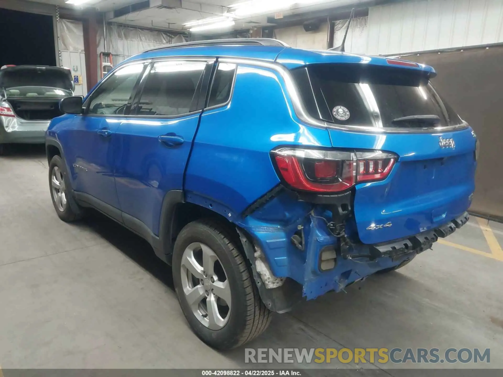 3 Photograph of a damaged car 3C4NJDBB3KT595277 JEEP COMPASS 2019
