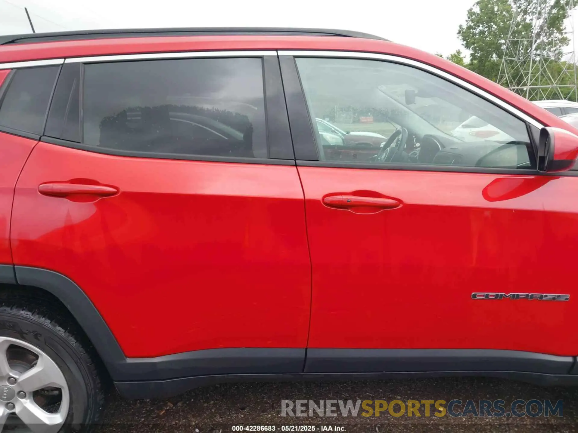 14 Photograph of a damaged car 3C4NJDBB3KT595330 JEEP COMPASS 2019