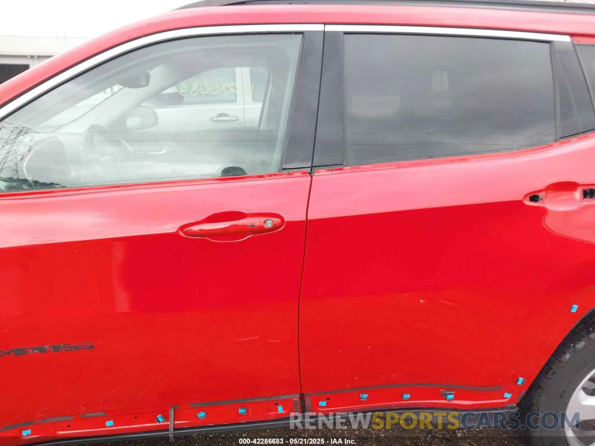 15 Photograph of a damaged car 3C4NJDBB3KT595330 JEEP COMPASS 2019