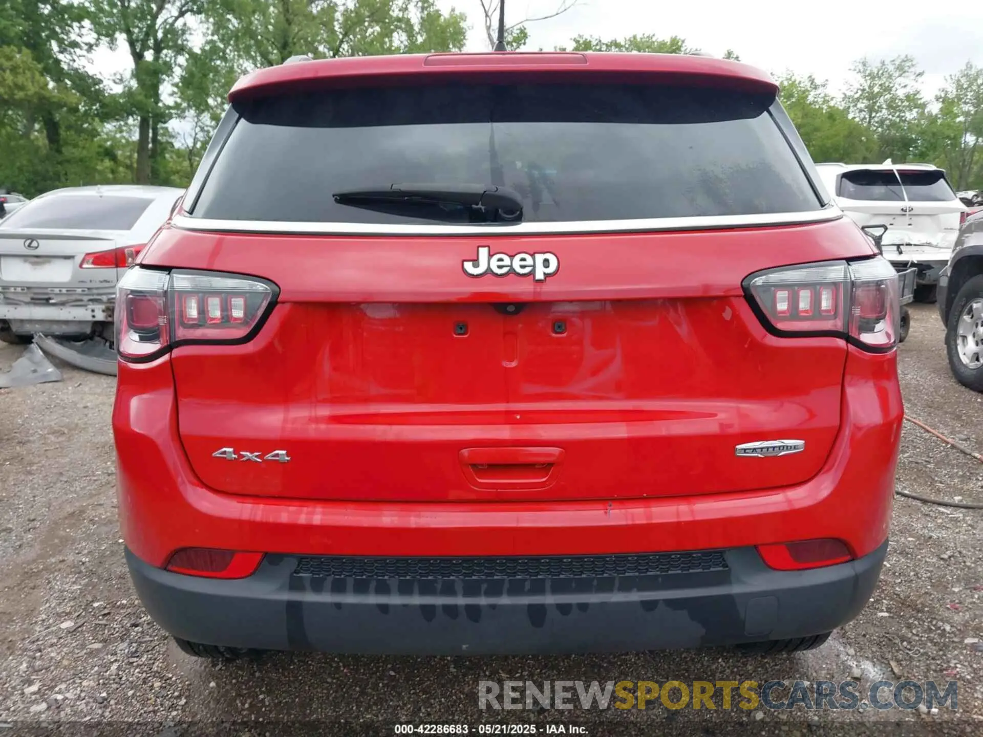 17 Photograph of a damaged car 3C4NJDBB3KT595330 JEEP COMPASS 2019