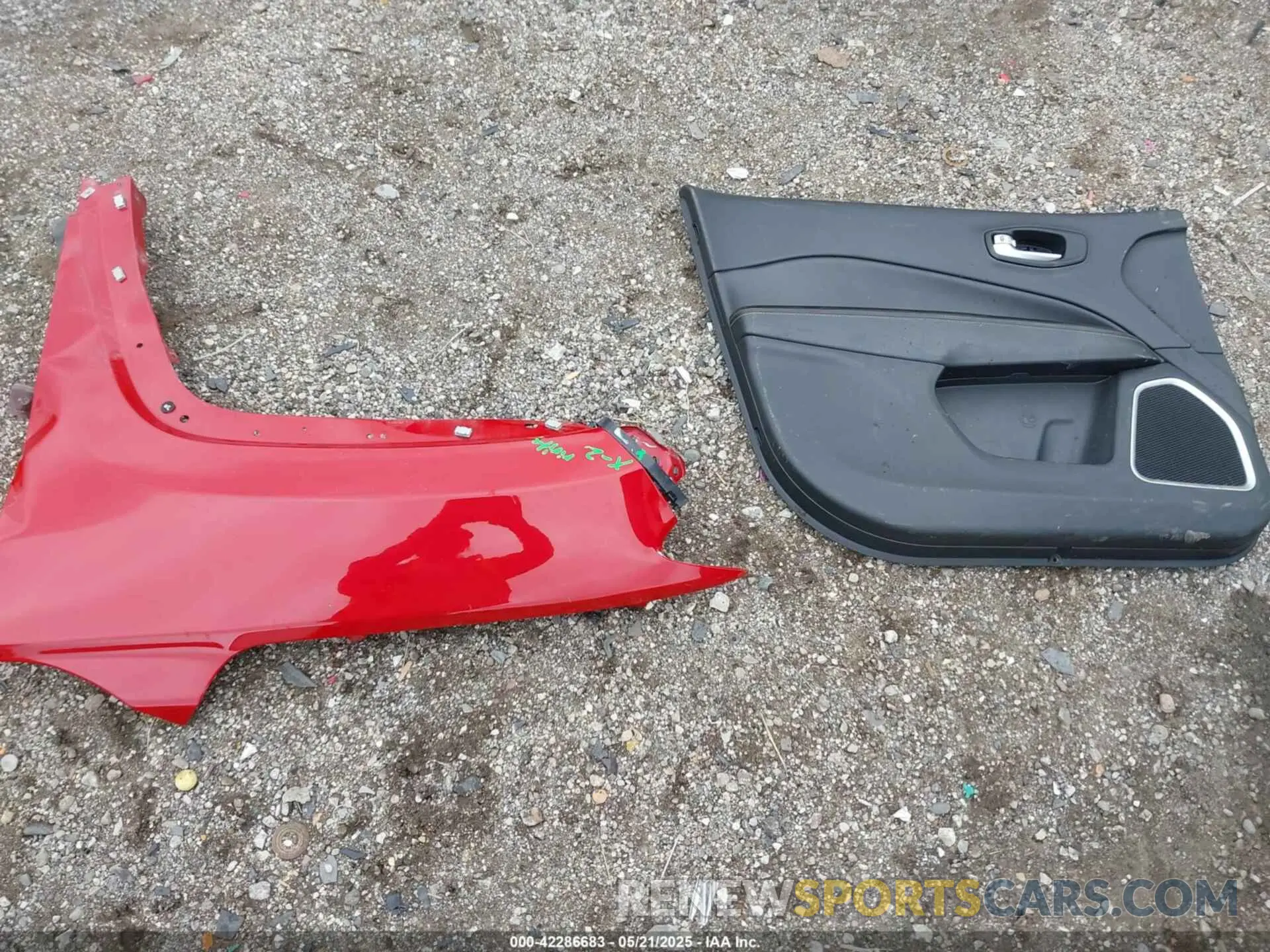 19 Photograph of a damaged car 3C4NJDBB3KT595330 JEEP COMPASS 2019