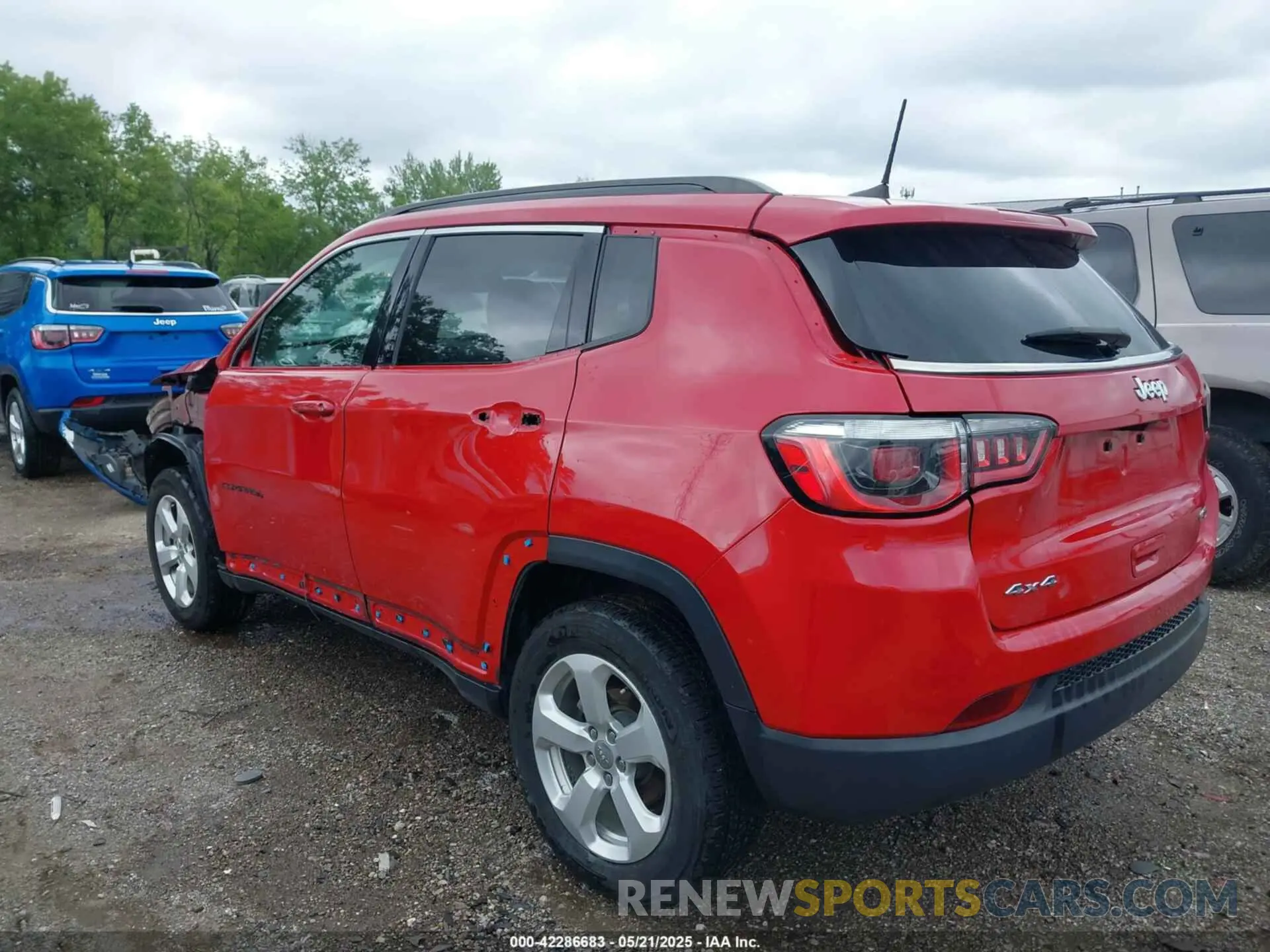 3 Photograph of a damaged car 3C4NJDBB3KT595330 JEEP COMPASS 2019
