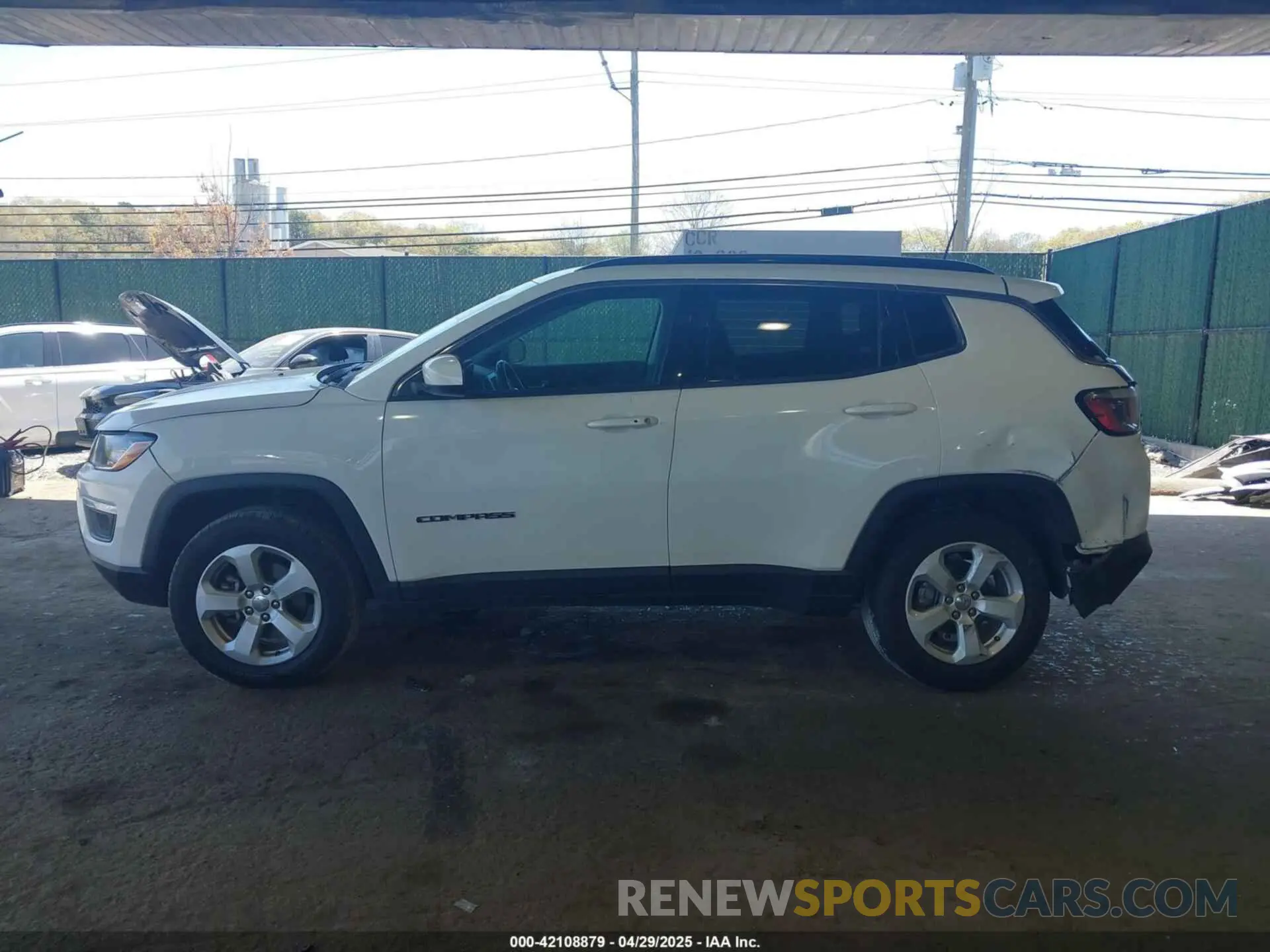 15 Photograph of a damaged car 3C4NJDBB3KT654263 JEEP COMPASS 2019