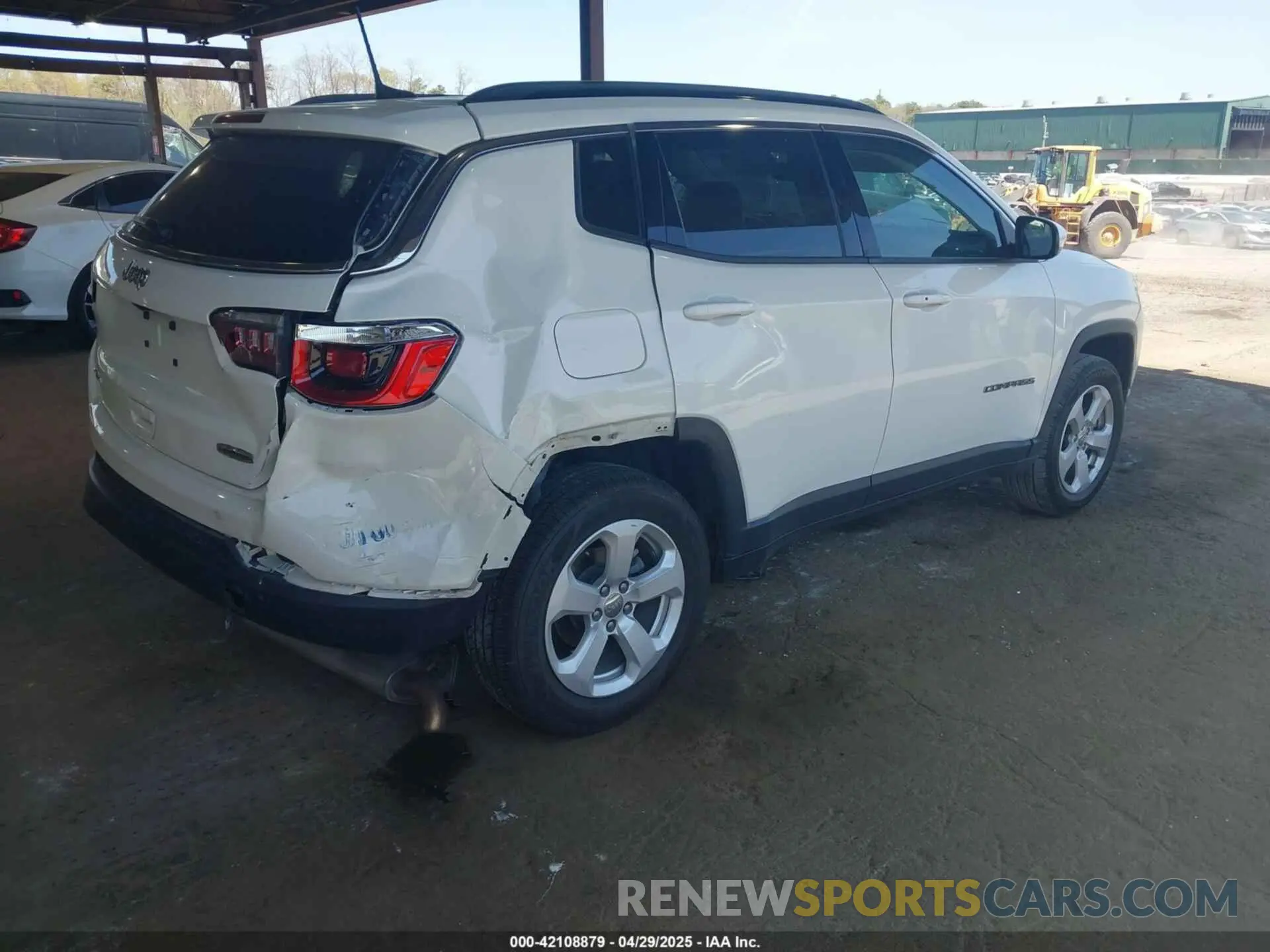 4 Photograph of a damaged car 3C4NJDBB3KT654263 JEEP COMPASS 2019