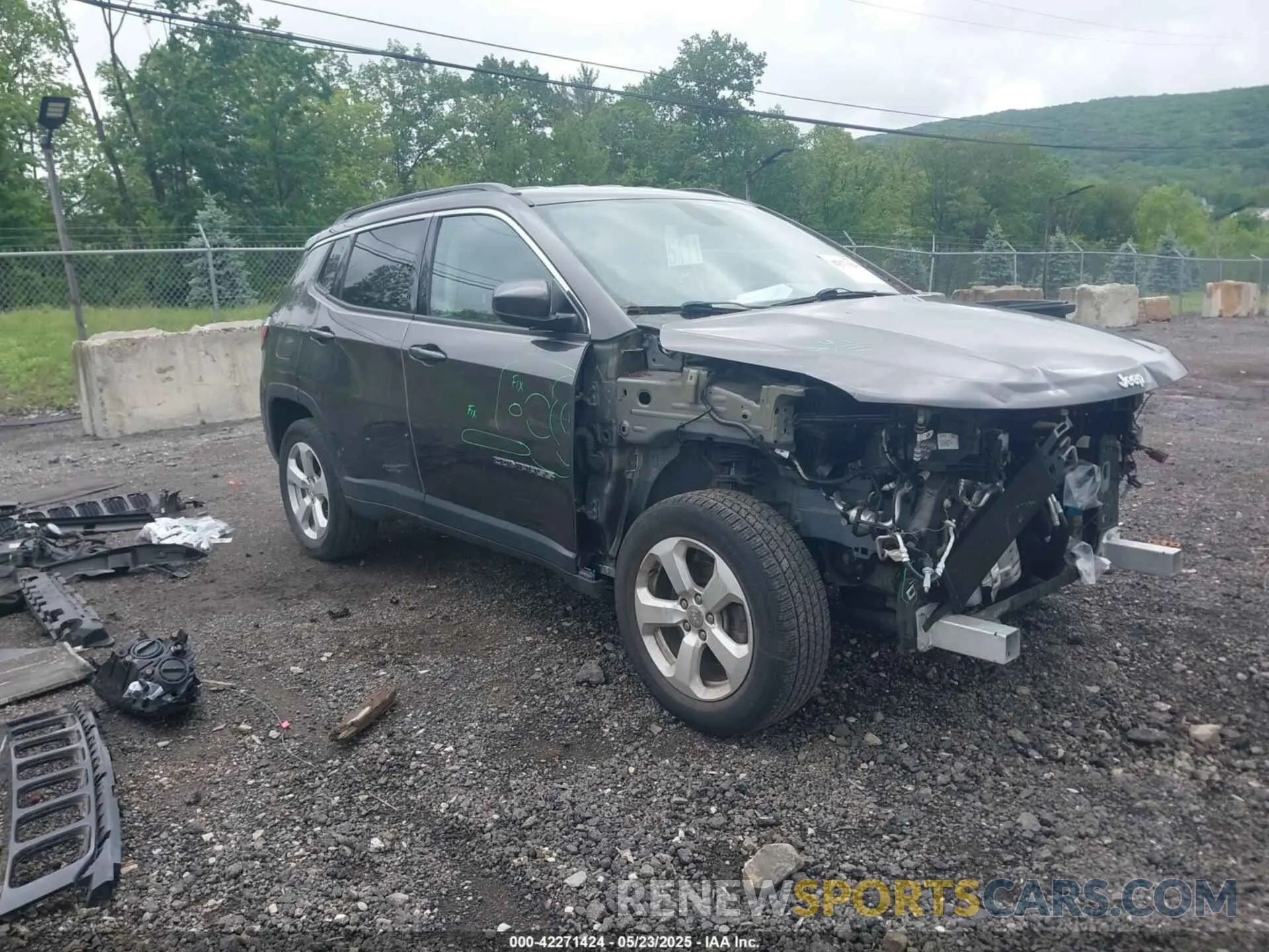 1 Photograph of a damaged car 3C4NJDBB3KT741841 JEEP COMPASS 2019