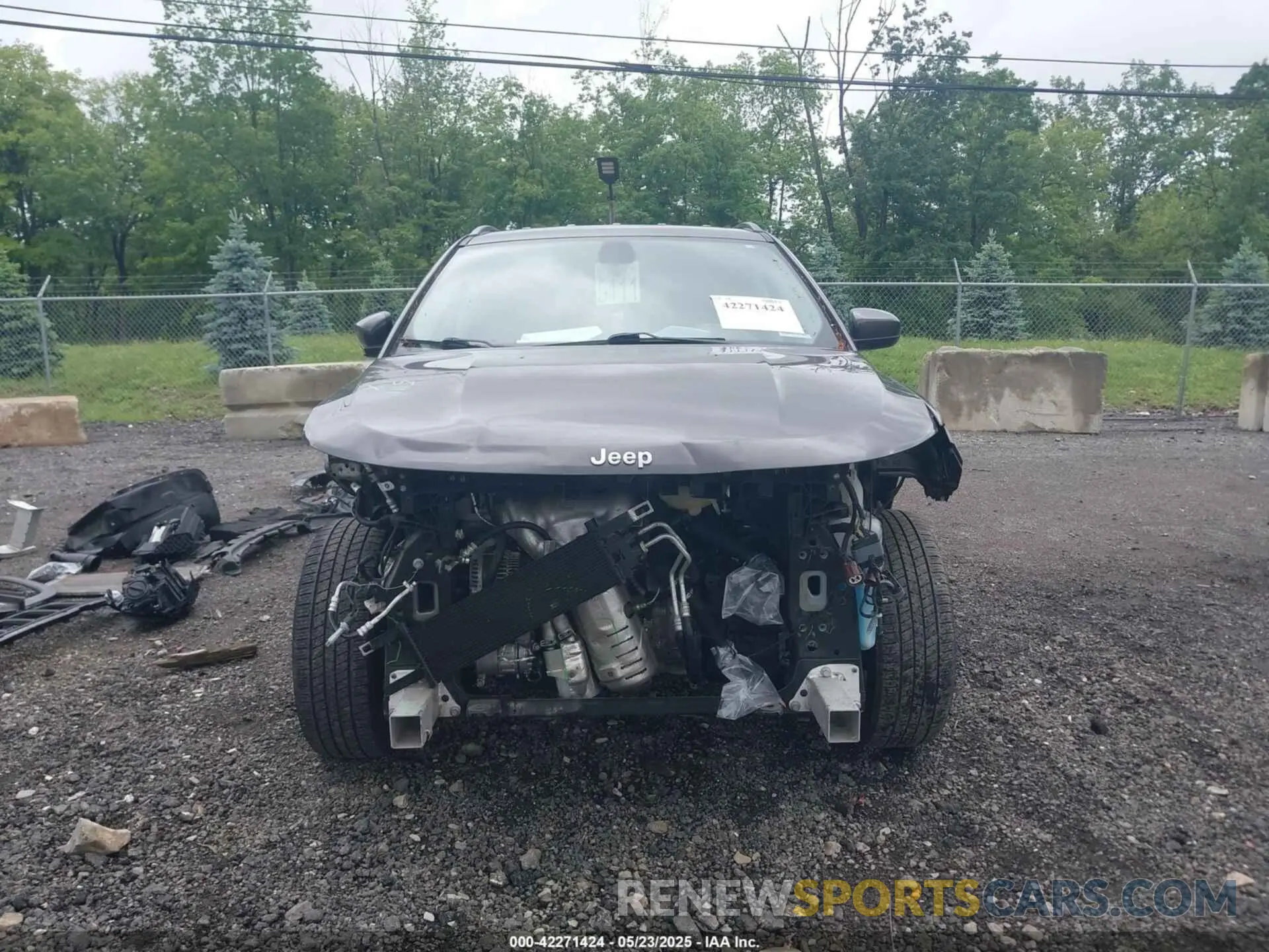 13 Photograph of a damaged car 3C4NJDBB3KT741841 JEEP COMPASS 2019