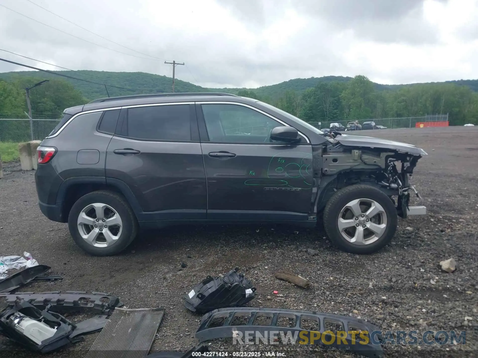 14 Photograph of a damaged car 3C4NJDBB3KT741841 JEEP COMPASS 2019
