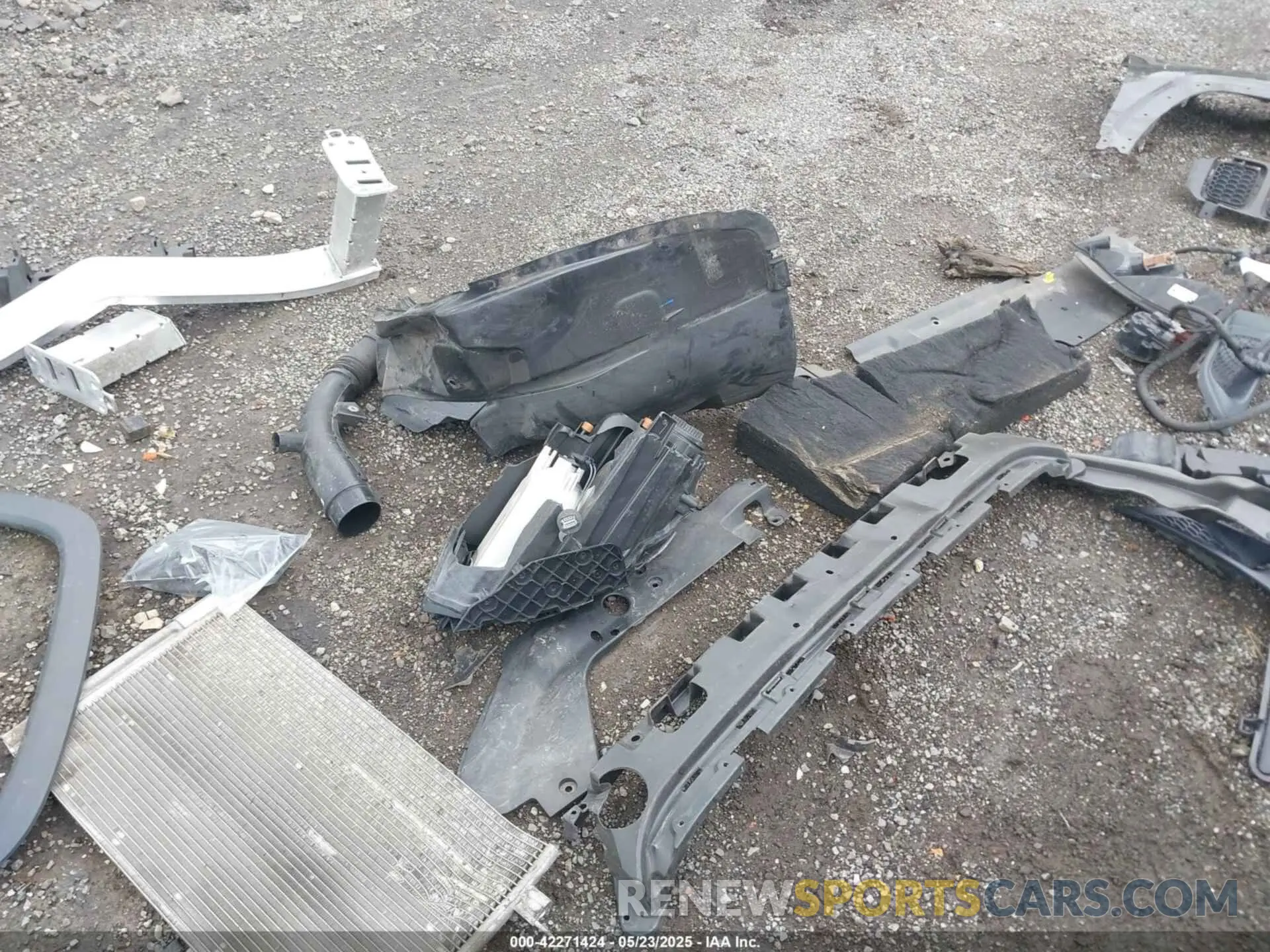 21 Photograph of a damaged car 3C4NJDBB3KT741841 JEEP COMPASS 2019