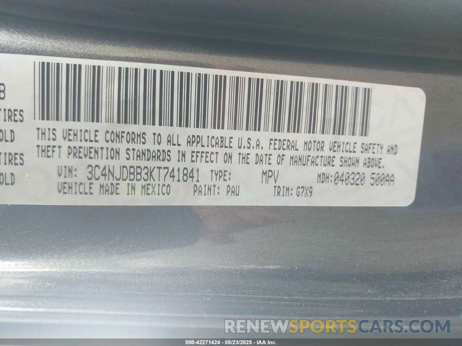 9 Photograph of a damaged car 3C4NJDBB3KT741841 JEEP COMPASS 2019