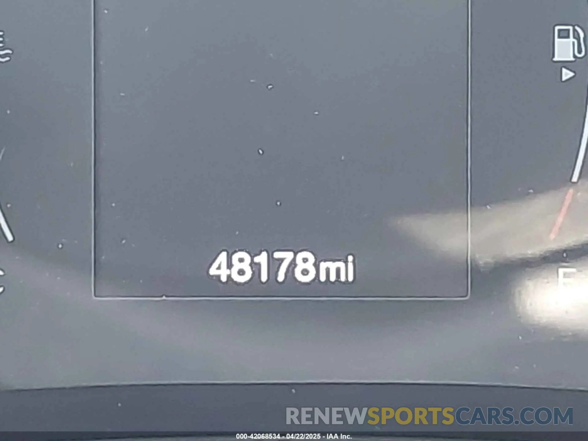 16 Photograph of a damaged car 3C4NJDBB3KT846931 JEEP COMPASS 2019
