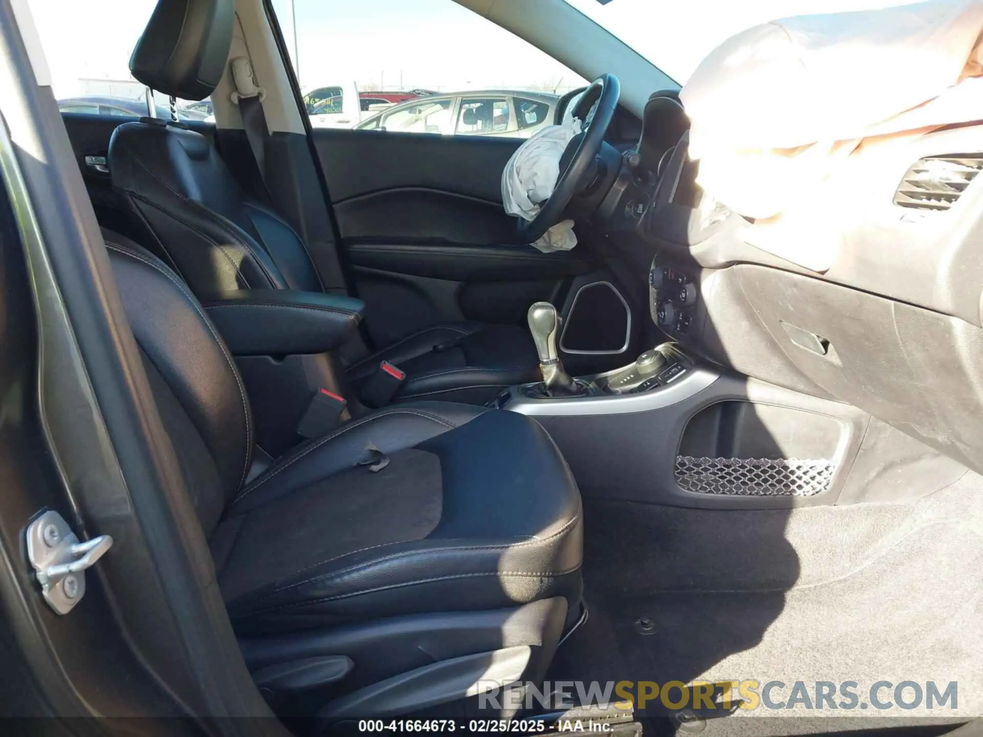 5 Photograph of a damaged car 3C4NJDBB4KT597331 JEEP COMPASS 2019